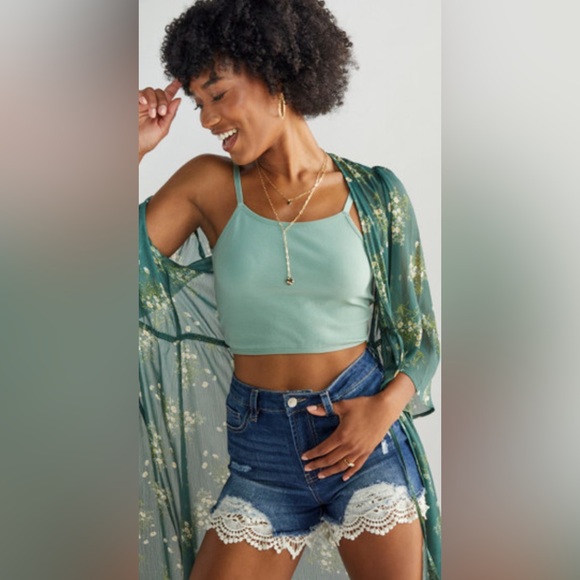 New Francesca’s Alice Twist Crop Sage Green Cami Top - Picture 2 of 7